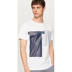 T-shirty męskie: T-shirt z geometrycznym nadrukiem – Biały