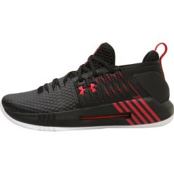 Under Armour DRIVE 4 LOW Obuwie do koszykówki black. Czarne buty sportowe męskie Under Armour, z tworzywa sztucznego, bez zapięcia, do koszykówki. W wyprzedaży za 344,25 zł.