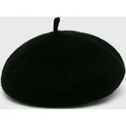 Answear - Beret. Czarne czapki damskie ANSWEAR, bez wzorów, z wełny. W wyprzedaży za 34,90 zł.