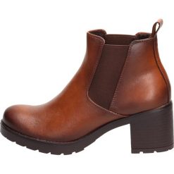 Botki damskie POTOCKI 10485 CAMEL. Brązowe botki damskie POTOCKI, klasyczne, na wysokim obcasie, na obcasie, bez zapięcia. W wyprzedaży za 149,00 zł.