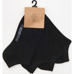 4 pack skarpetek - Czarny. Czarne skarpetki męskie marki House, bez wzorów. Za 35,99 zł.