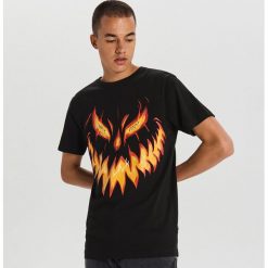 Koszulka z motywem Halloween - Czarny. Czarne koszulki męskie Cropp, s, bez wzorów, bez kołnierzyka, bez rękawów. Za 44,99 zł.