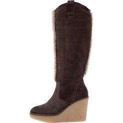 Buty zimowe damskie: Tamaris Kozaki na obcasie espresso