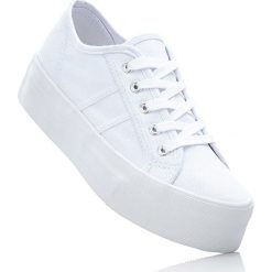 Sneakersy na podeszwie platformie bonprix biały. Białe buty sportowe damskie bonprix. Za 79,99 zł.
