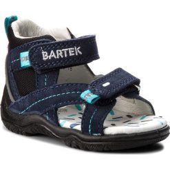 Sandały BARTEK - 31915/SM0 Ocean. Niebieskie sandały chłopięce Bartek, ze skóry, bez zapięcia. W wyprzedaży za 139,00 zł.