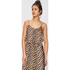 Only - Top. Czarne topy damskie ONLY, na co dzień, bez wzorów, z poliesteru, casualowe, bez kołnierzyka, bez rękawów. W wyprzedaży za 49,90 zł.