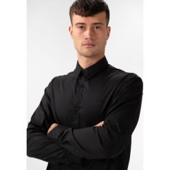 Guess Koszula Czarny. Czarne koszule męskie Guess, s, z haftami, z elastanu, bez kołnierzyka, z długim rękawem. Za 262,95 zł.