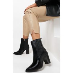 Czarne Botki Iphasa. Czarne botki damskie Born2be, bez obcasa, na obcasie, bez zapięcia. Za 159,99 zł.