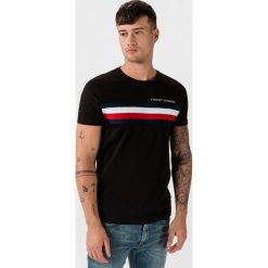 Tommy Hilfiger Koszulka Czarny. Czarne podkoszulki męskie TOMMY HILFIGER, xl, z nadrukiem, z bawełny, z krótkim rękawem. Za 223,95 zł.