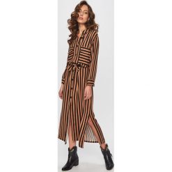 Answear - Sukienka. Pomarańczowe sukienki damskie ANSWEAR, na co dzień, s, w paski, z wiskozy, casualowe, bez kołnierzyka, bez rękawów, proste. Za 139,90 zł.