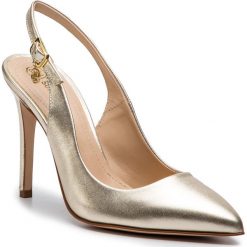 Sandały SOLO FEMME - 34209-A8-I69/000-05-00 Złoty. Żółte klapki damskie Solo Femme, bez wzorów, ze skóry, bez obcasa, na obcasie. Za 339,00 zł.