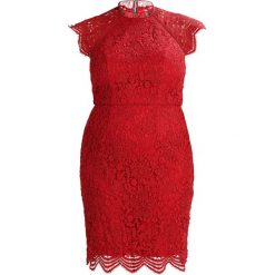 Sukienki hiszpanki: Chi Chi London Curvy PAULINA Sukienka koktajlowa raspberry