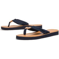 TOMMY HILFIGER > FW0FW00475-DW5. Klapki damskie TOMMY HILFIGER, bez wzorów, ze skóry, bez obcasa. W wyprzedaży za 169,99 zł.