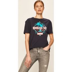 Wrangler - T-shirt. Niebieskie bluzki damskie Wrangler, s, z nadrukiem, z bawełny, z okrągłym kołnierzem. W wyprzedaży za 69,90 zł.