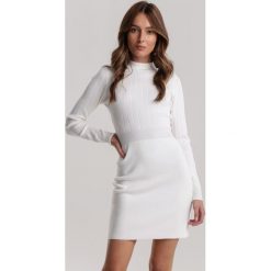 Biała Sukienka Nerisa. Białe sukienki damskie Renee, s, bez wzorów, wizytowe, bez kołnierzyka, bez rękawów. Za 149,99 zł.