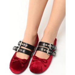 Bordowe Balerinki Bead And Reel. Czerwone baleriny damskie vices, w paski, ze skóry, bez obcasa, na płaskiej podeszwie. Za 44,99 zł.