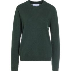 Swetry klasyczne damskie: Holzweiler BISMUTH Sweter green