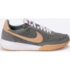 Nike Sportswear - Buty Roshe Waffle. Szare bez kategorii marki Nike Sportswear, z materiału. W wyprzedaży za 219,90 zł.