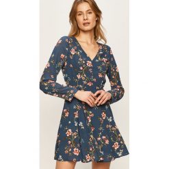 Only - Sukienka. Sukienki damskie ONLY, na co dzień, s, bez wzorów, z poliesteru, casualowe, bez kołnierzyka, z długim rękawem, długie, mini, rozkloszowane. W wyprzedaży za 99,90 zł.