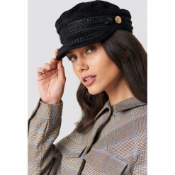 WOS Czapka Vega - Black. Czarne czapki z daszkiem damskie marki WOS, ze sztruksu. Za 202,95 zł.