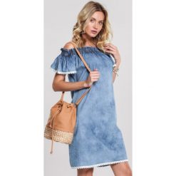 Niebieska Sukienka Doozy. Niebieskie sukienki damskie Renee, s, z jeansu, street. Za 79,99 zł.