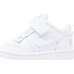 Nike Sportswear COURT BOROUGH Tenisówki i Trampki white. Białe trampki dziewczęce Nike Sportswear, ze skóry. Za 129,00 zł.