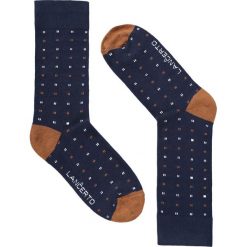 Skarpety Granatowe Wzór Geometryczny. Czarne skarpetki męskie marki LANCERTO, w kolorowe wzory, z elastanu. Za 29,90 zł.