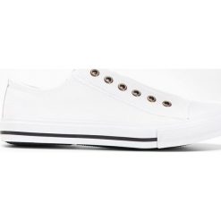 Sneakersy bonprix biały. Białe buty sportowe damskie bonprix, bez wzorów, sportowe. Za 59,99 zł.