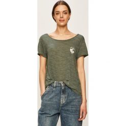 Roxy - T-shirt. Zielone t-shirty damskie Roxy, s, z nadrukiem, z poliesteru, casualowe, z okrągłym kołnierzem. W wyprzedaży za 129,90 zł.