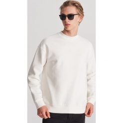 Gładka bluza basic - Biały. Białe bluzy męskie Reserved, s, bez wzorów, bez kołnierzyka, bez rękawów, bez kaptura. Za 79,99 zł.