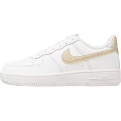 Nike Sportswear FORCE 1 (PS) Tenisówki i Trampki summit white/metallic gold star. Białe trampki chłopięce Nike Sportswear, z materiału. Za 229,00 zł.