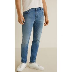 Mango Man - Jeansy Tim4. Niebieskie jeansy męskie marki Mango Man, bez wzorów. Za 199,90 zł.