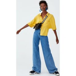 Luźna koszula basic. Pomarańczowe koszule damskie Pull&Bear, bez wzorów, bez kołnierzyka, z krótkim rękawem. Za 59,90 zł.