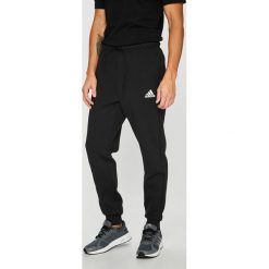 Adidas Performance - Spodnie. Czarne spodnie męskie marki adidas Performance, na co dzień, m, bez wzorów, z bawełny, sportowe. Za 229,90 zł.