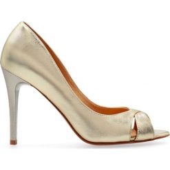 Czółenka złote peep toe. Żółte czółenka damskie Arturo Vicci, bez wzorów, ze skóry, z otwartym noskiem, na wysokim obcasie, na szpilce. Za 215,00 zł.