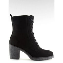 Sznurowane botki na obcasie czarne 3638 Black. Czarne botki damskie ButyModne, eleganckie, przed kolano, na wysokim obcasie, na obcasie, na sznurówki. W wyprzedaży za 99,00 zł.