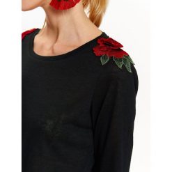 Sweter damski z aplikacją 3d. Czarne swetry damskie Top Secret, na lato, z aplikacjami, z dzianiny, eleganckie, bez rękawów, bez kaptura. W wyprzedaży za 24,99 zł.