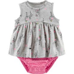 Sukienka-body w kolorze szaro-różowym. Szare body niemowlęce Carter's, bez wzorów, z bawełny, z krótkim rękawem. W wyprzedaży za 37,95 zł.