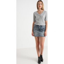 AllSaints GRAFF SKIRT Spódnica jeansowa indigo blue. Niebieskie spódniczki damskie marki AllSaints, bez wzorów, z bawełny, mini. Za 459,00 zł.