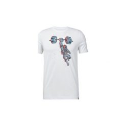 T-shirty z krótkim rękawem Reebok Sport Koszulka Gravity Sucks. Białe koszulki męskie Reebok Sport, s, bez wzorów, bez kołnierzyka, z krótkim rękawem, krótkie. Za 79,95 zł.