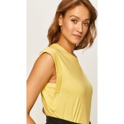 Answear - T-shirt. Żółte bluzki damskie ANSWEAR, s, bez wzorów, z bawełny, casualowe, z okrągłym kołnierzem. Za 49,90 zł.