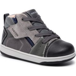 Sneakersy GEOX - B N.Flick B. A B941LA 02285 C0062 D Dk Grey/Black. Szare trampki chłopięce Geox, bez wzorów, z zamszu, bez zapięcia. Za 279,00 zł.