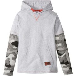 Shirt 2 w 1 w deseń moro bonprix jasnoszary - moro. Szare koszule chłopięce marki bonprix, moro, z kapturem, z długim rękawem, długie. Za 34,99 zł.
