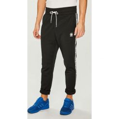 G-Star Raw - Spodnie. Czarne spodnie męskie marki G-Star RAW, na co dzień, xl, bez wzorów, z elastanu, retro. Za 399,90 zł.
