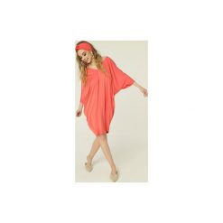 Sukienka Nelly - koral. Czarne sukienki damskie Madnezz, s, bez wzorów, z elastanu, etno, bez kołnierzyka, bez rękawów, oversize. Za 269,00 zł.