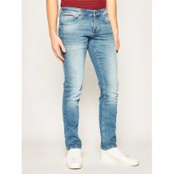 Jeansy Slim Fit Tommy Jeans DM0DM06875. Niebieskie jeansy męskie Tommy Jeans, m, bez wzorów. W wyprzedaży za 289,00 zł.