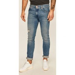 Wrangler - Jeansy Larston 812. Niebieskie jeansy męskie Wrangler, m, bez wzorów. W wyprzedaży za 239,90 zł.