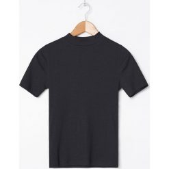 Koszulka basic z organicznej bawełny - Czarny. Czarne koszulki damskie House, s, bez wzorów, z bawełny, bez kołnierzyka. Za 29,99 zł.