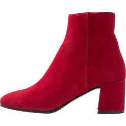 Maripé Botki rosso. Czerwone botki damskie skórzane Maripé, klasyczne. Za 629,00 zł.