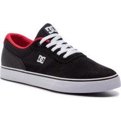 Tenisówki DC - Switch ADYS300431 Black/Athletic Red(Bah). Czarne półbuty męskie DC, bez wzorów, z zamszu, bez zapięcia. W wyprzedaży za 239,00 zł.